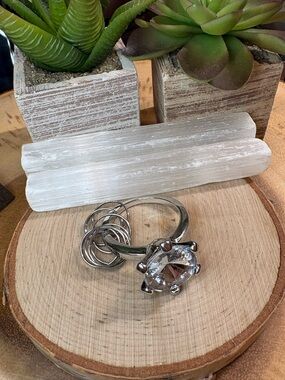 Silver-Tone Ring Key Ring 💍🩶